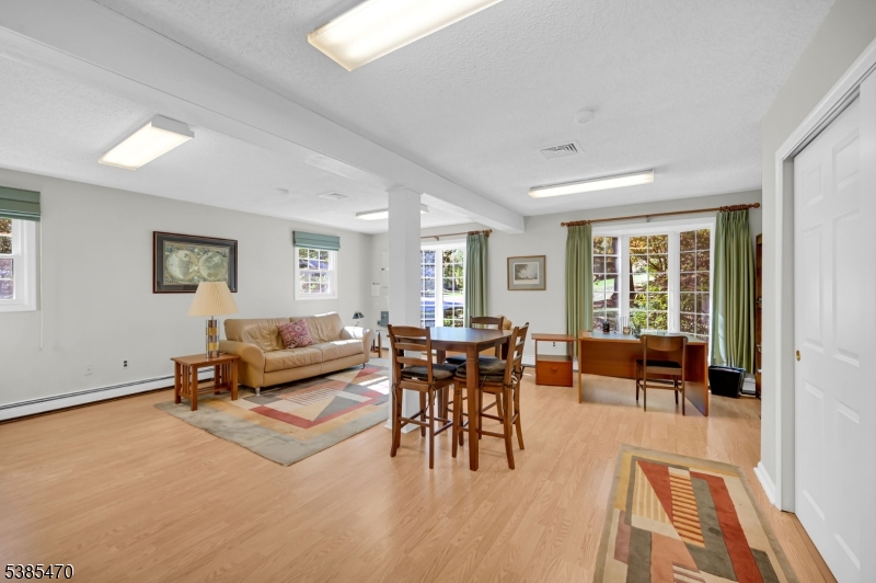 property viewer photo 4
