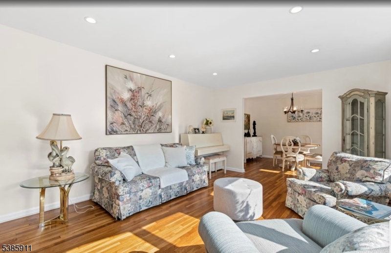 property viewer photo 11