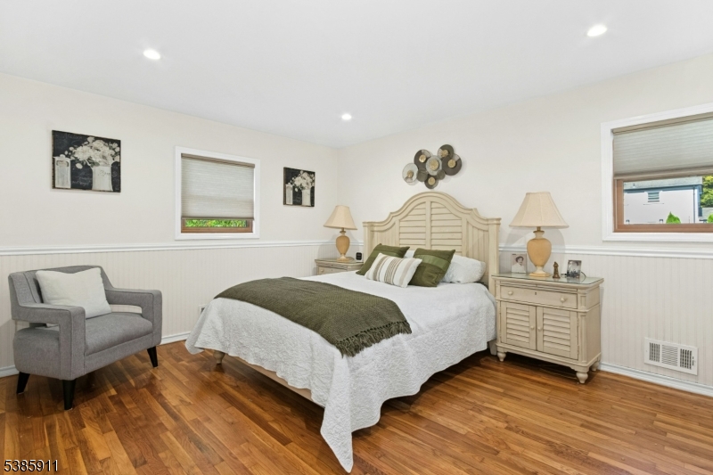 property viewer photo 16