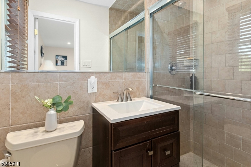 property viewer photo 18