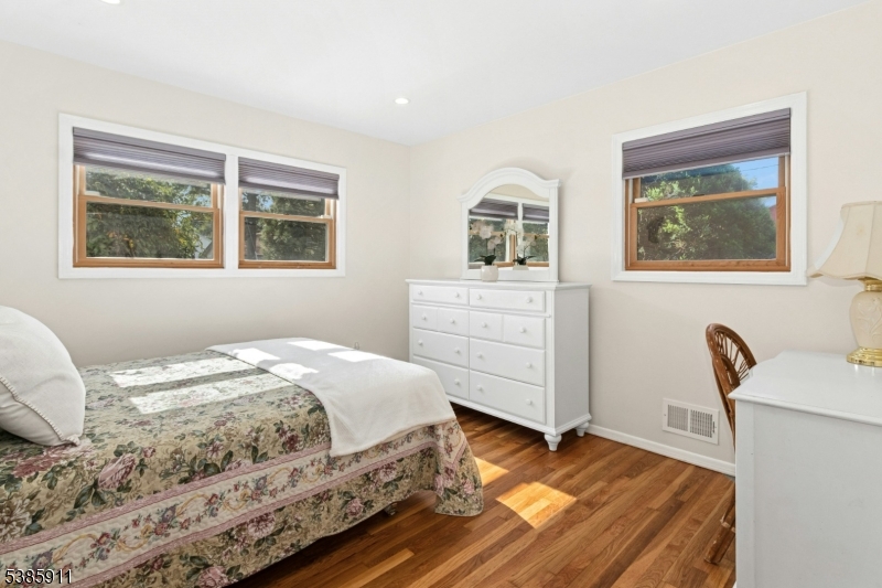 property viewer photo 19