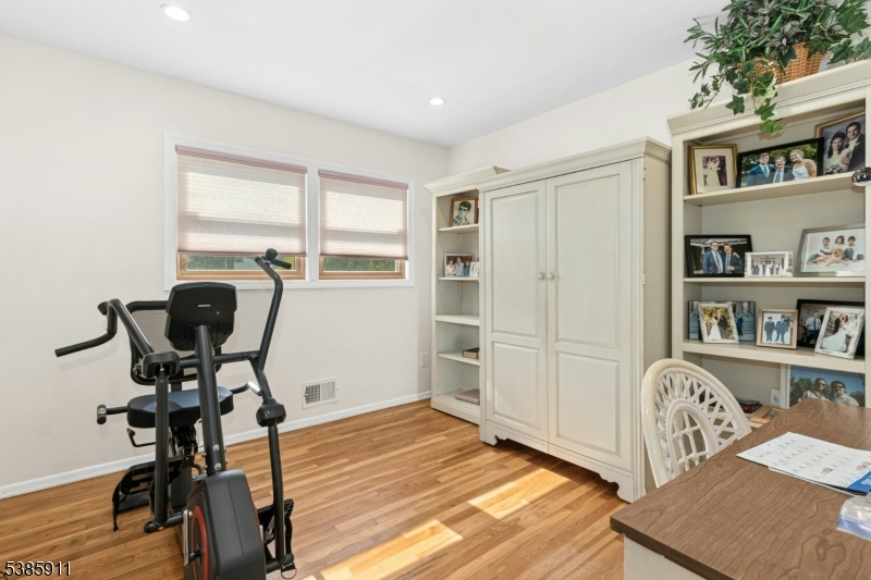 property viewer photo 20
