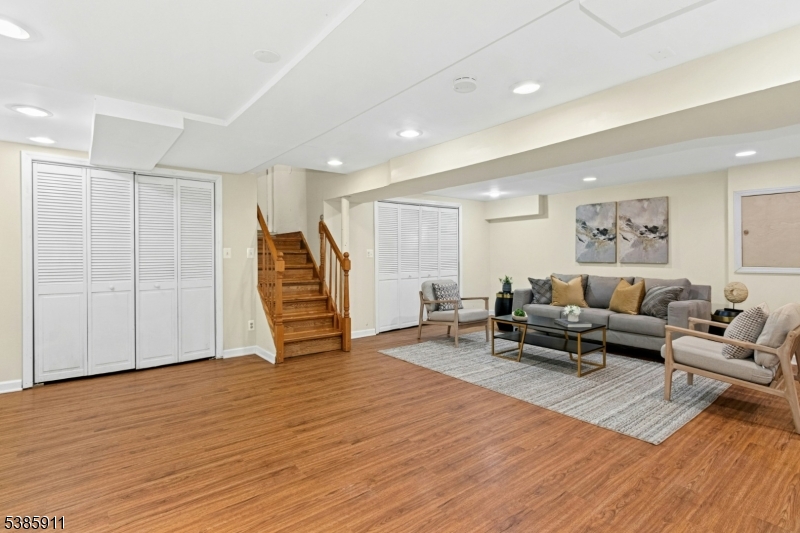property viewer photo 22