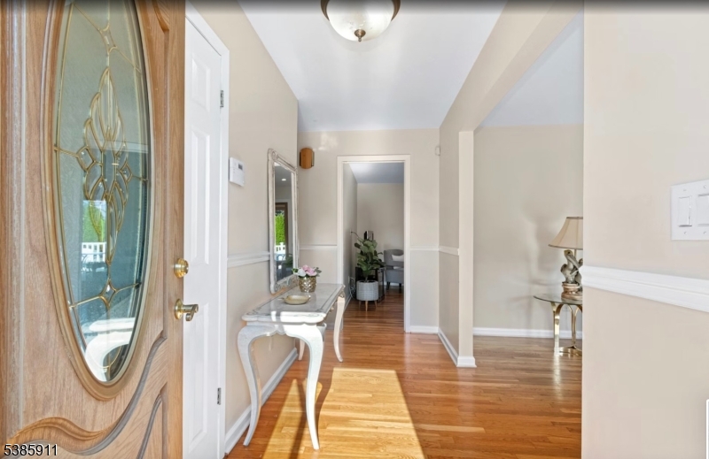 property viewer photo 25