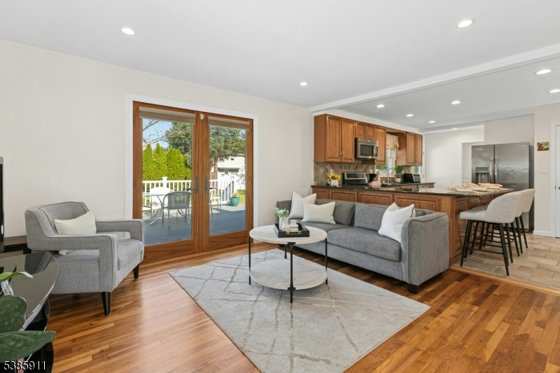 property viewer photo 6