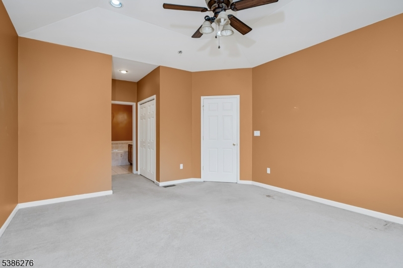 property viewer photo 10