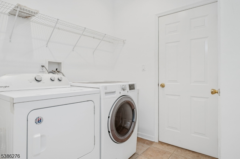 property viewer photo 4
