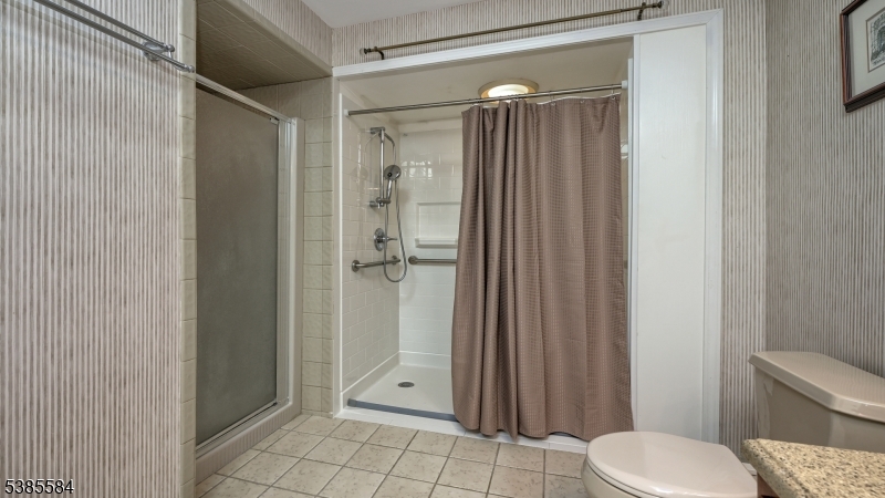 property viewer photo 18