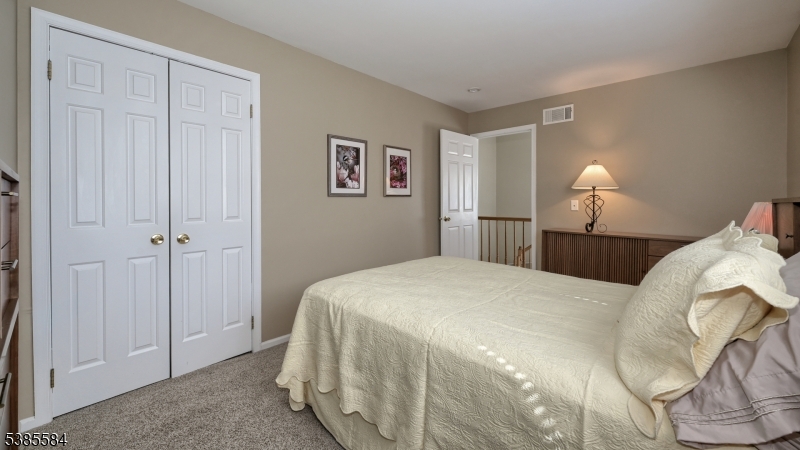 property viewer photo 20
