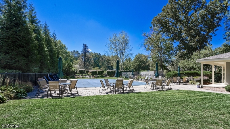 property viewer photo 24