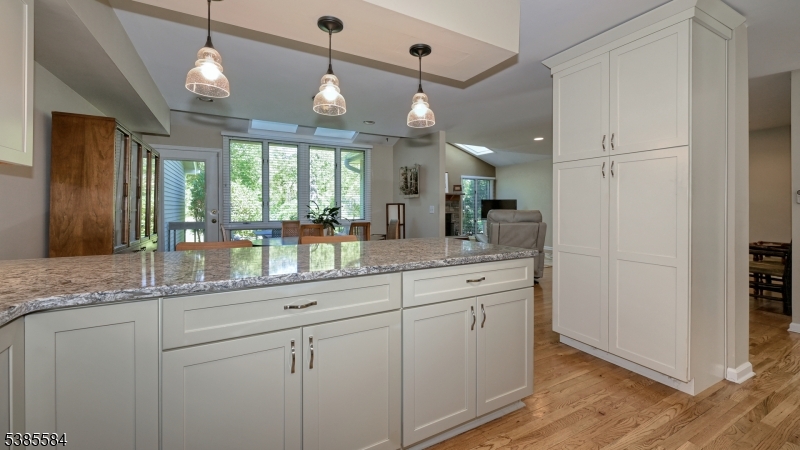 property viewer photo 3