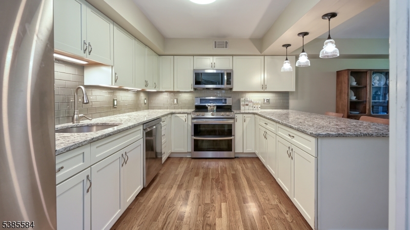 property viewer photo 4