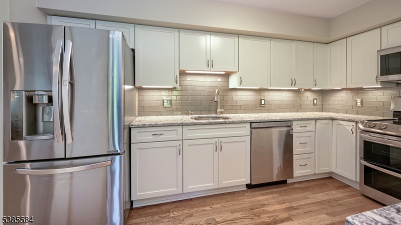 property viewer photo 5