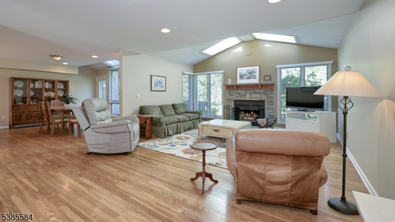 property viewer photo 6