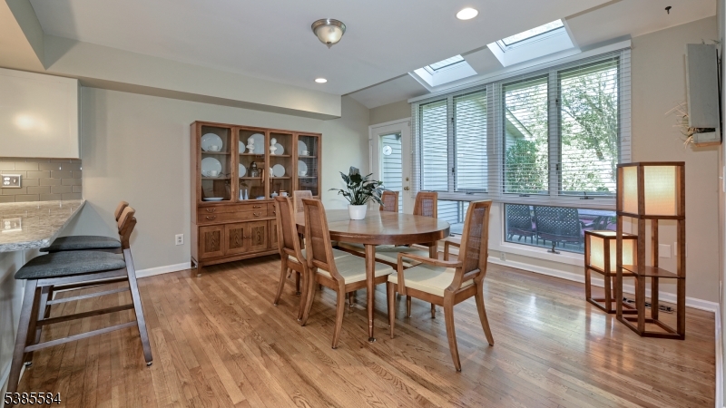 property viewer photo 7