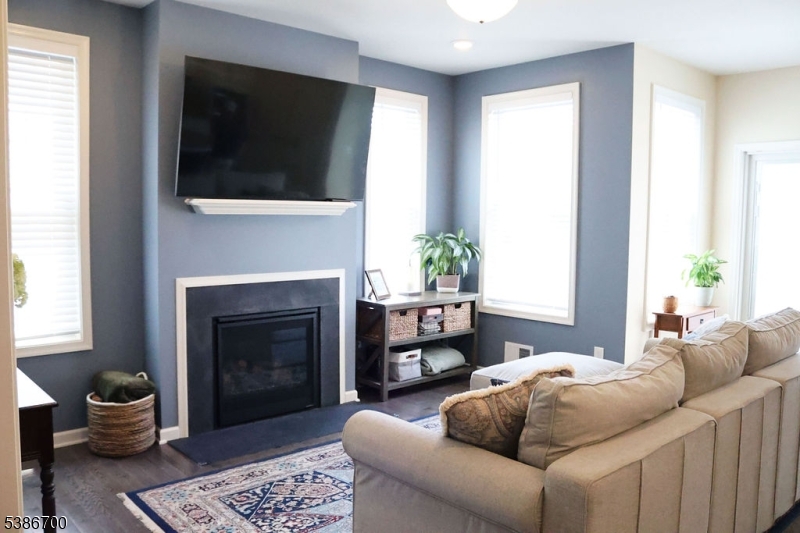 property viewer photo 11