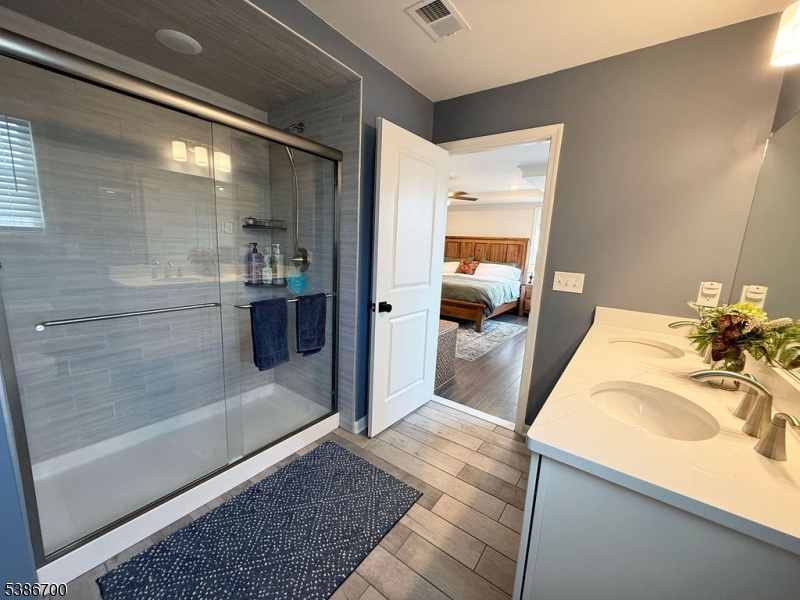 property viewer photo 19