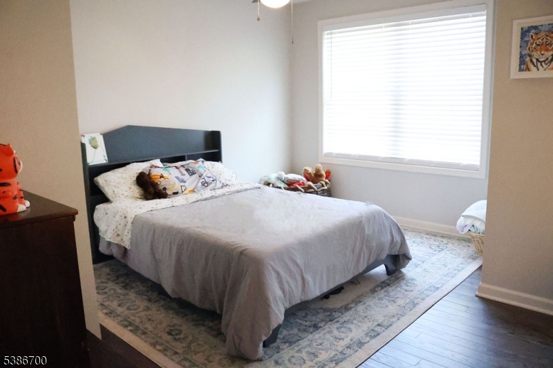 property viewer photo 25