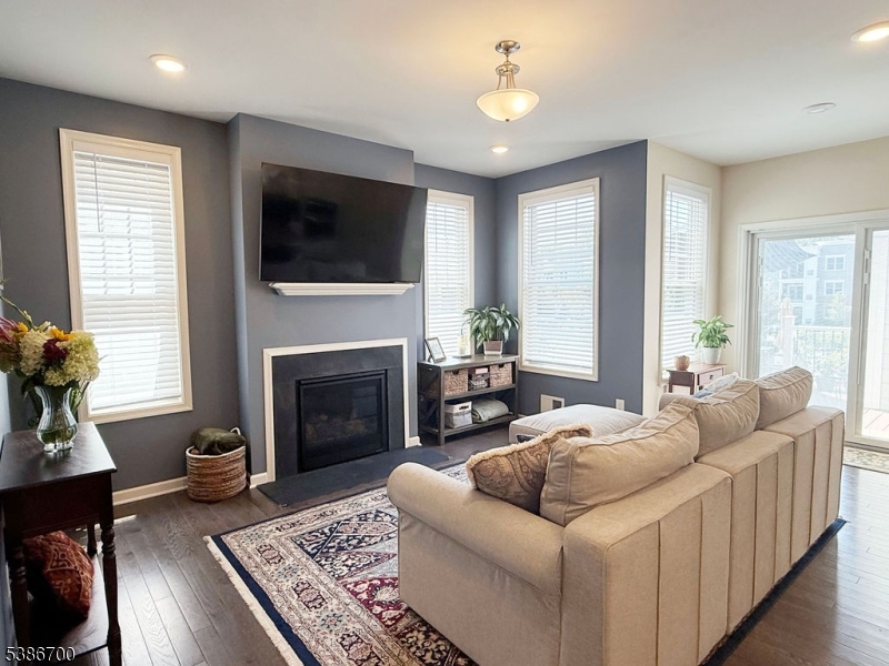 property viewer photo 9