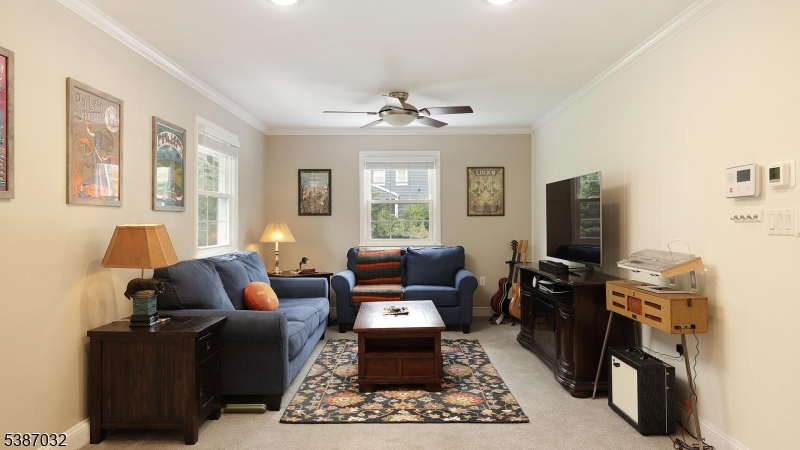 property viewer photo 18