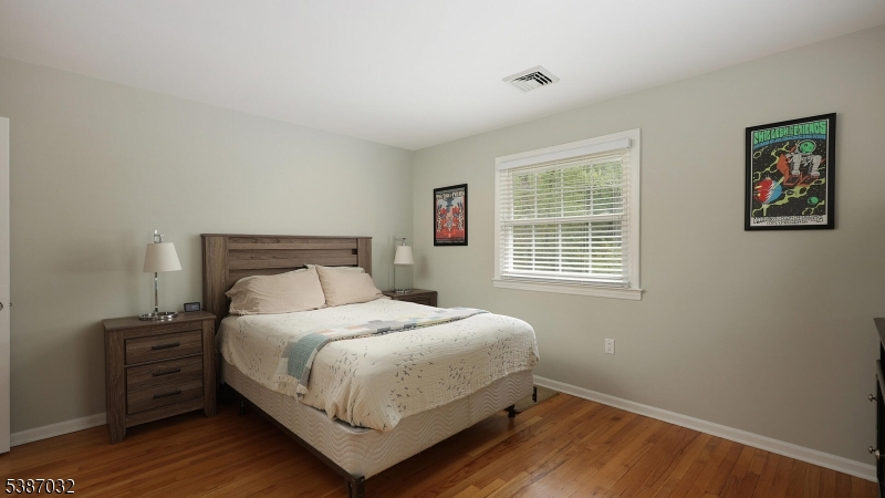 property viewer photo 26