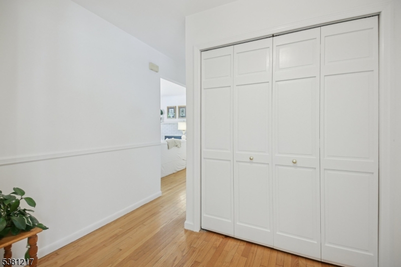 property viewer photo 15
