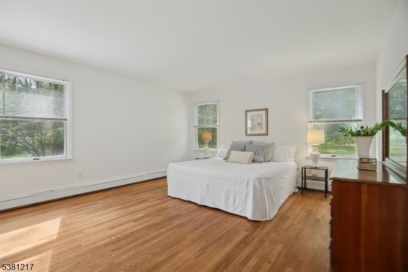 property viewer photo 18