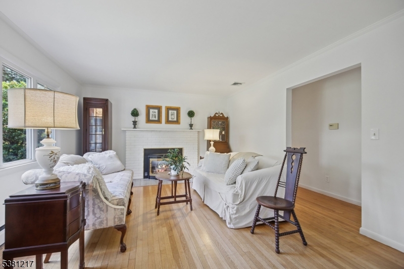 property viewer photo 4
