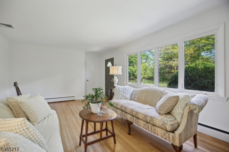 property viewer photo 6