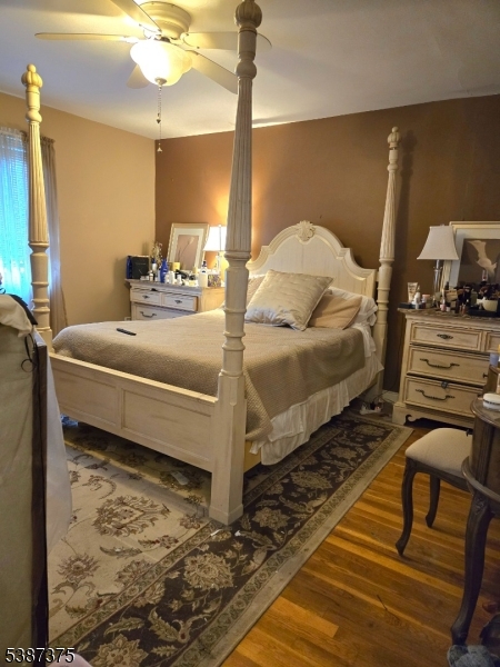 property viewer photo 10