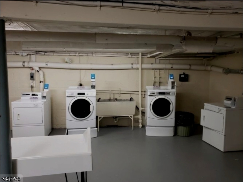 property viewer photo 12