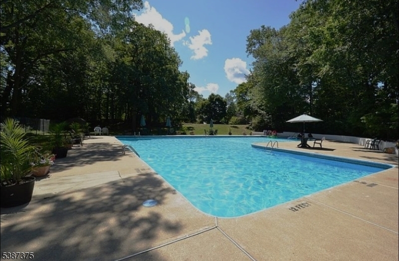 property viewer photo 13