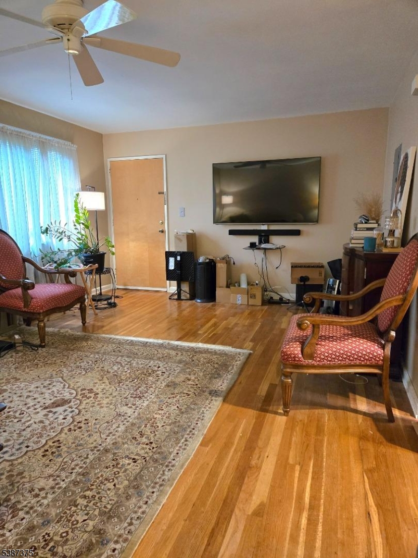 property viewer photo 8