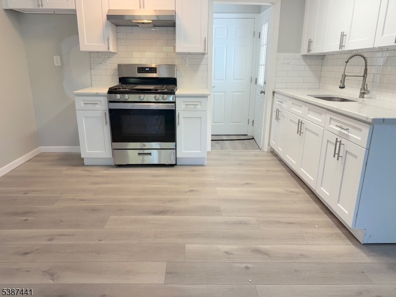property viewer photo 22