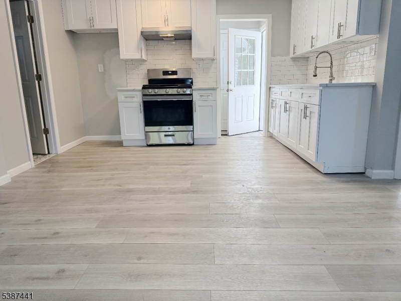 property viewer photo 24