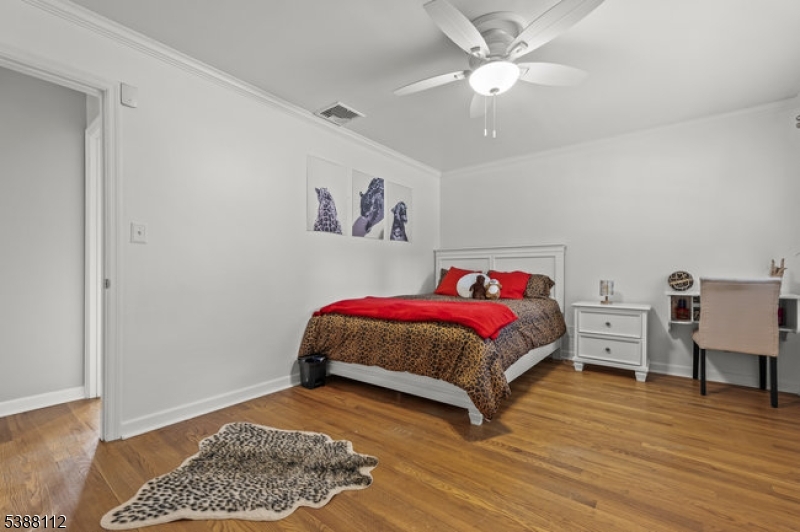 property viewer photo 13