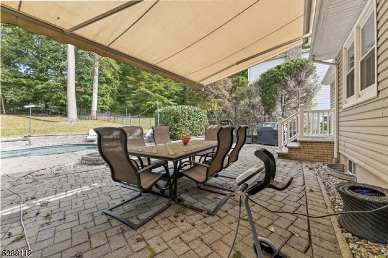 property viewer photo 20