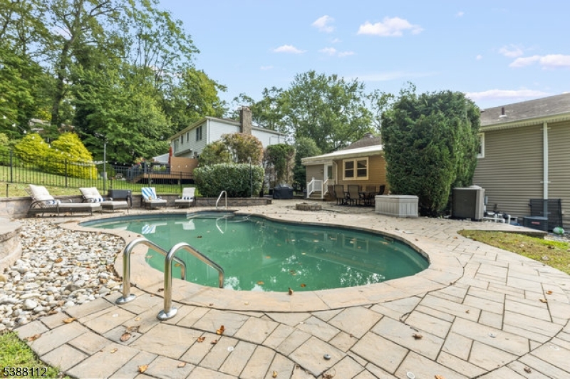 property viewer photo 22