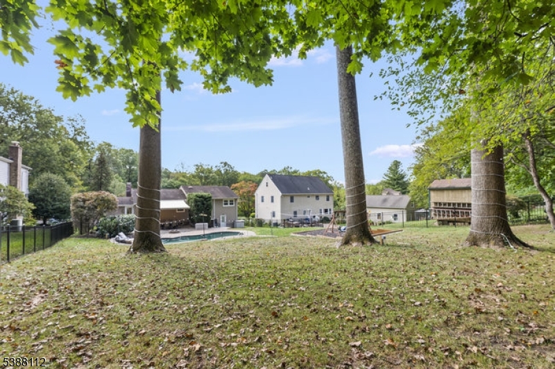 property viewer photo 25