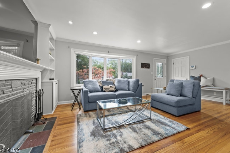 property viewer photo 4