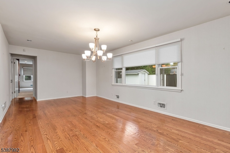 property viewer photo 12