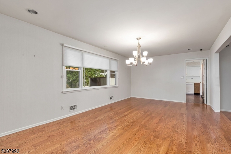 property viewer photo 13