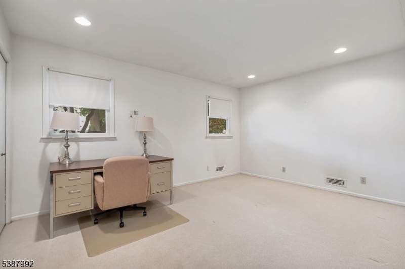 property viewer photo 25
