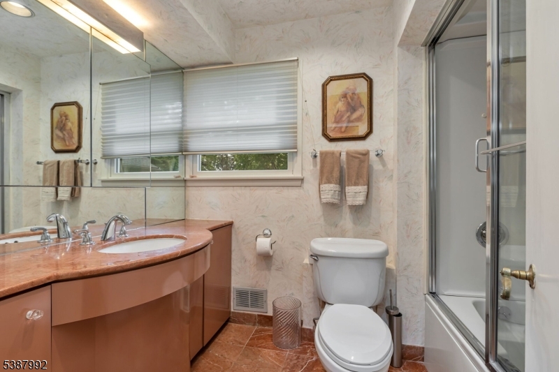 property viewer photo 28