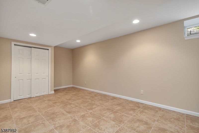 property viewer photo 34
