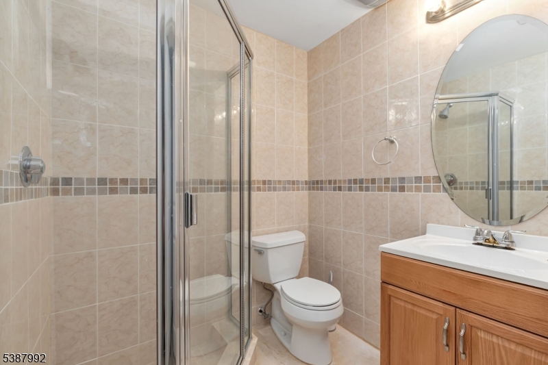 property viewer photo 35