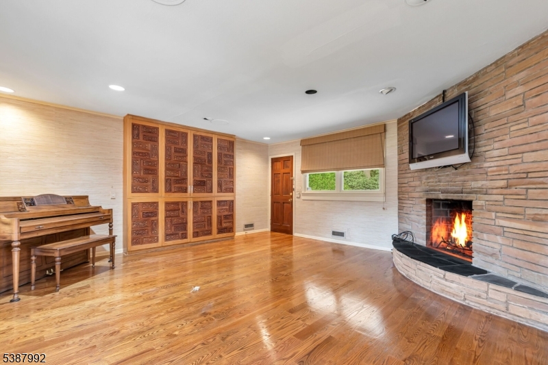 property viewer photo 7