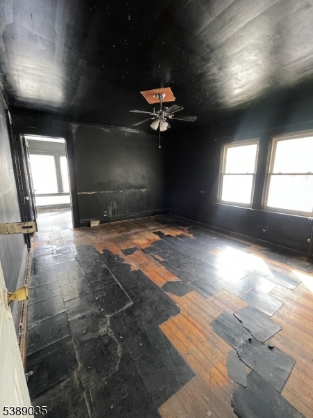 property viewer photo 8