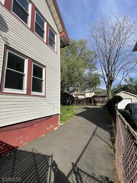 property viewer photo 9