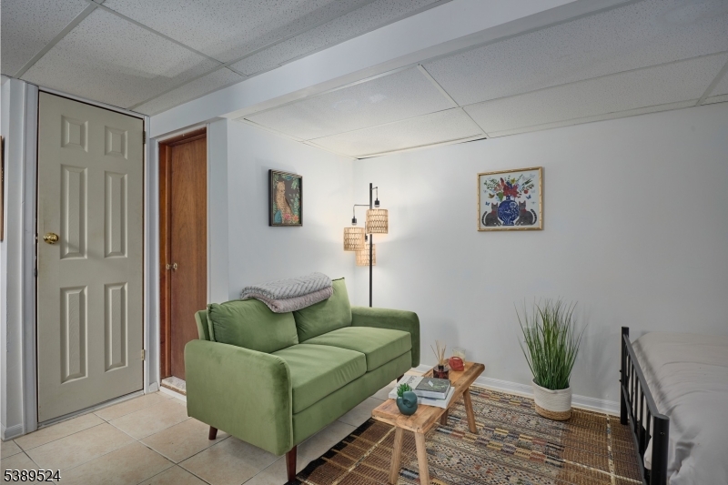 property viewer photo 25